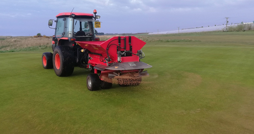 Charterhouse’s Rink DS800 improves topdressing results at Arbroath Golf Links
