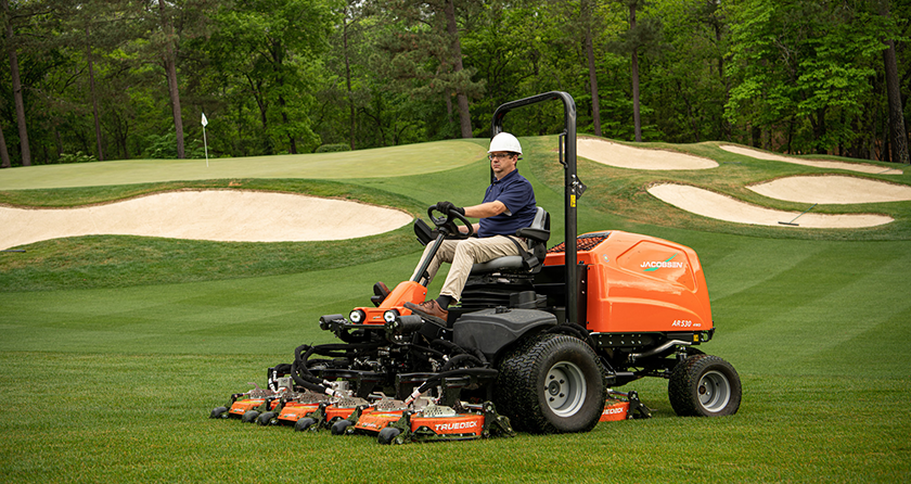 Jake leads the charge with electrifying offer at 2022 GCSAA Show