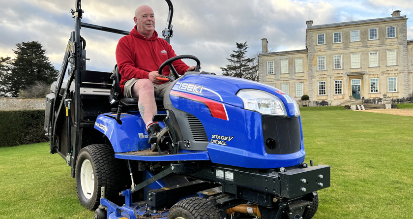 ISEKI mower collects the leaves at Wellingborough Golf Club