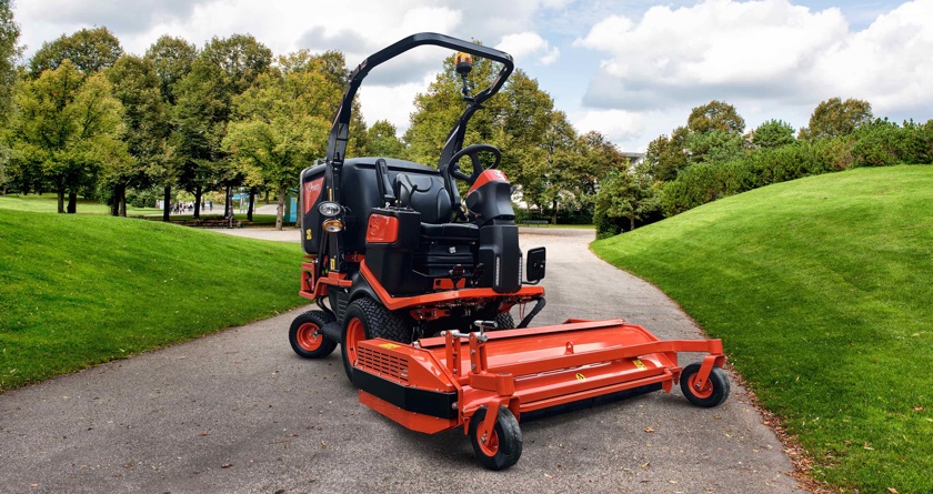 Debut for new Kubota Centre Collect Front Mower (CCFM) at SALTEX