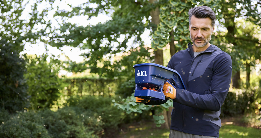 ICL launch two new hand-held spreaders