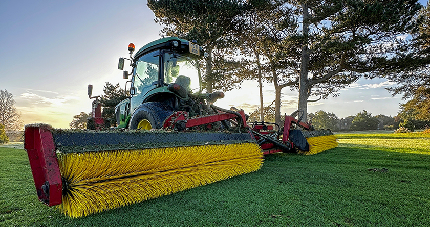Redexim Top Brush 6000 raises standards at Woolley Park Golf Club